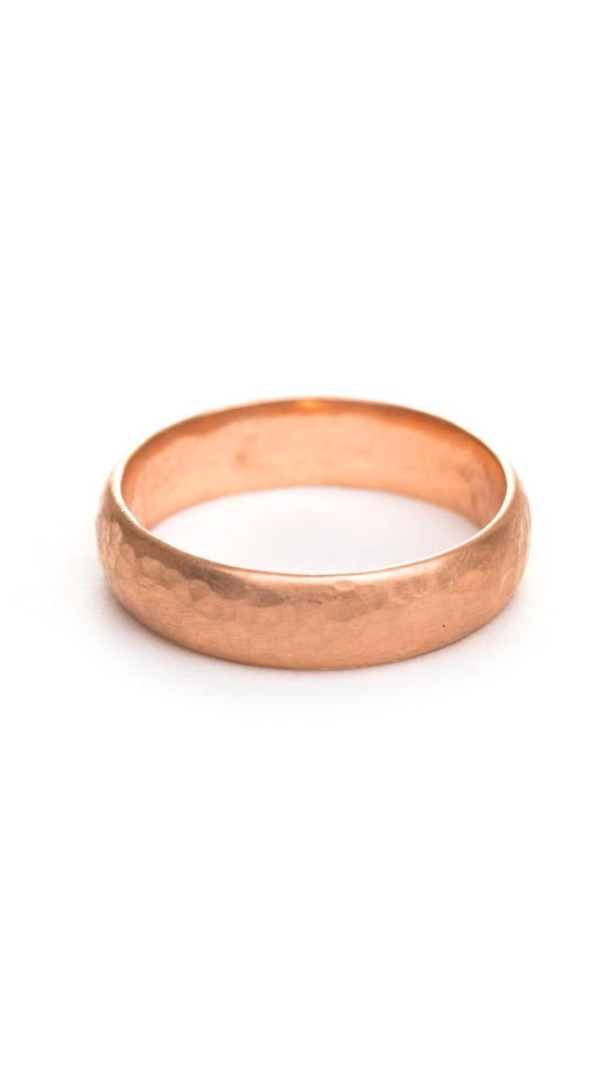 Hammered Band in rose gold