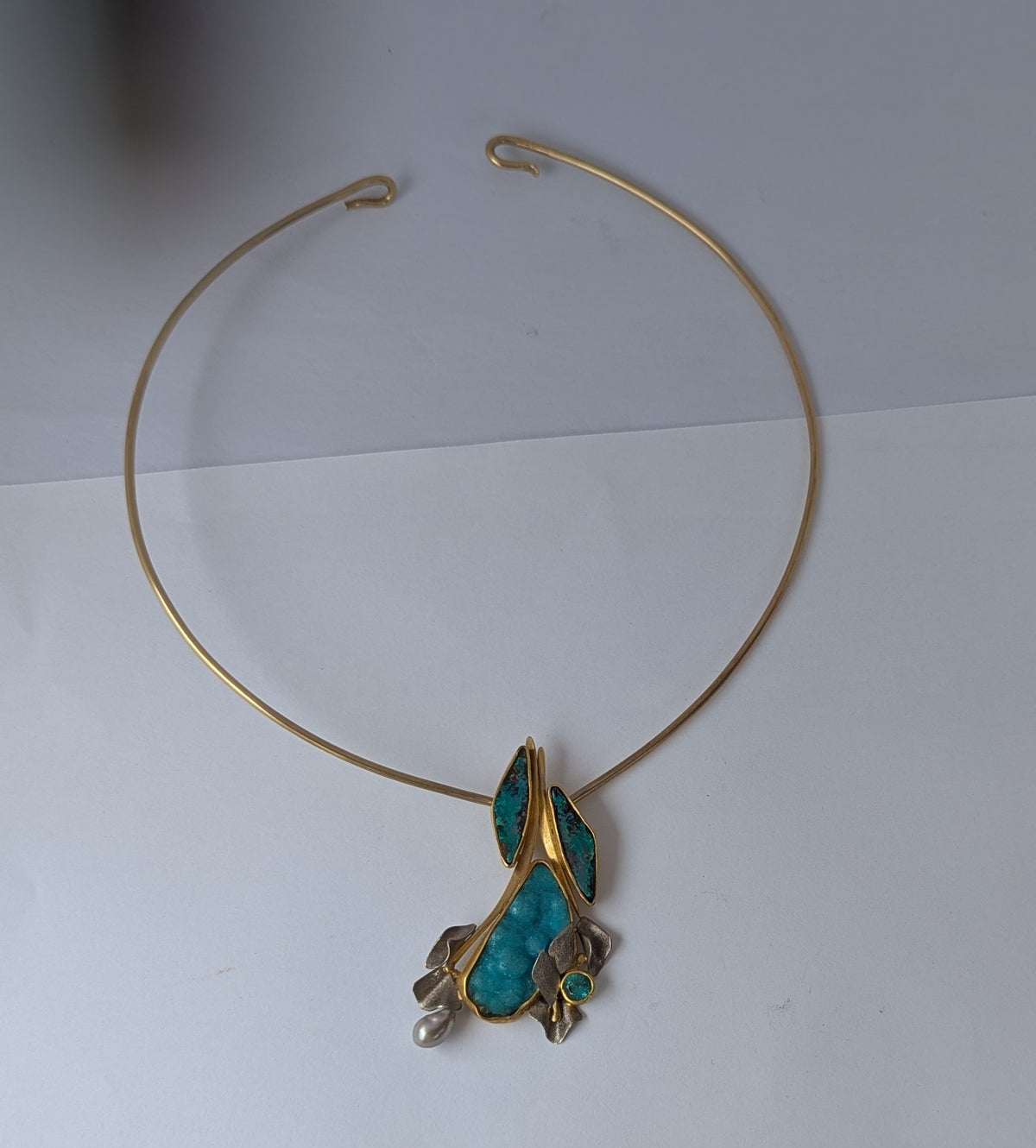 Opal and chrysocola necklace with yellow and white gold, on Gold neck wire